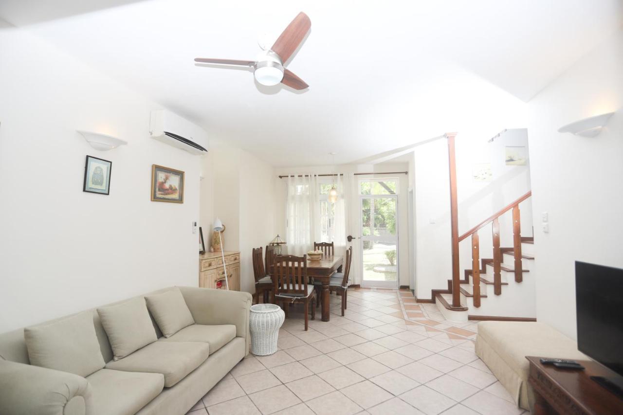 Fully Furnished Luxury Villa 3 Right On A Blue Ocean Belle Mare Eksteriør billede